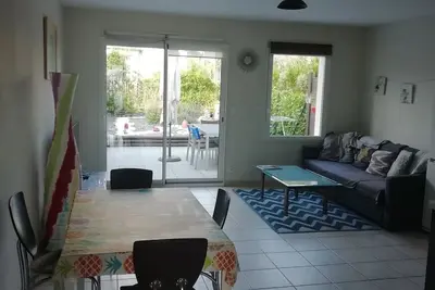 Image de Dinard, Maison contemporaine, calme et lumineuse, jardin, plage à pied