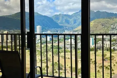 Image de Sunrise view and mountain breeze 1bd apt