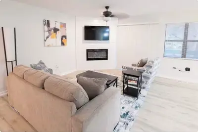 Image de Forest Comfort • Modern 2br by Lakes & Clemson