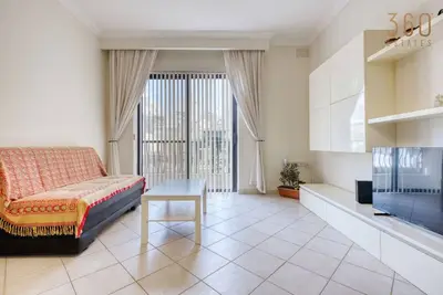 Image de Central Sliema 2br stay, steps from sea & ferry!