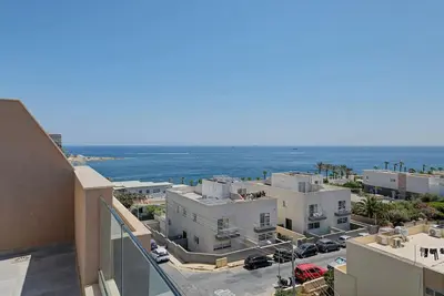 Image de Seaview 3br Penthouse Escape with Terrace Views!