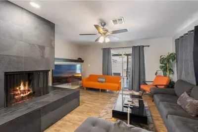 Image de Modern Midtown Home -Unit A