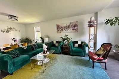 Image de 3-Bedroom Modern House in Welcoming Halifax