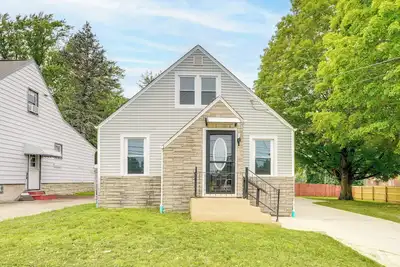 Image de 3 Mi to Dtwn Youngstown & Ysu: Family Home w/ Yard