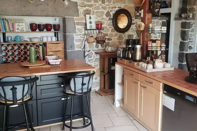 Image de La Dorlotte maison de charme  piscine 6 pers Mirefleurs près de Clermont-Frd