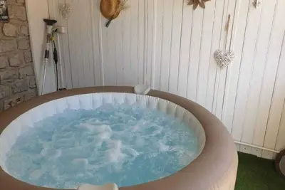 Image de Charmant Appartement avec jaccuzzi privatif
