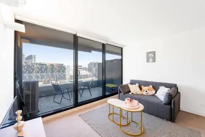 Image de Prime CityView - Steps from Southern Cross