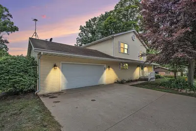 Image de Maple Island Home overlooking Paw Paw Lake