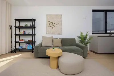 Image de Stylish Apartment with Balcony | Air Conditioning | Close to the Metro