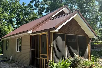 Image de Fisherman’s Paradise at The Lake. Charming 2 bedroom house by the lake in Warsaw