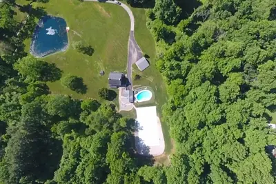 Image de Spacious 5-bedroom farmhouse near Coatesville