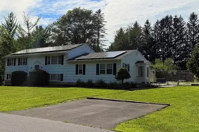 Image de Peaceful 1-bedroom Suite in Goshen Ny, 5 mins from Legoland! Ac, Wi-fi, Pool inc