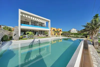 Image de Beautiful Private Modern 5 bedroom house with ocean views and 2 pools!
