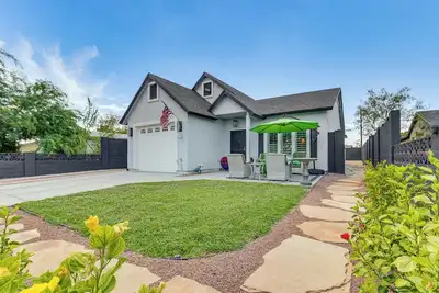 Image de 6 Mi to Dtwn Tempe: Dog-Friendly Retreat w/ Yard!