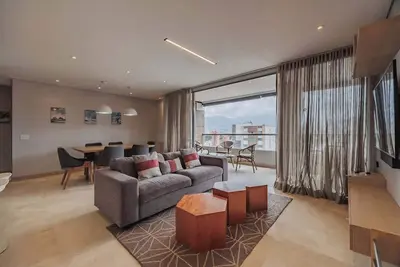 Image de |Ep| Medellin Top Floor Apt w/Pool, Views and Desk