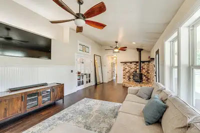 Image de 10 Mi to Folsom Lake: Tranquil Family Getaway