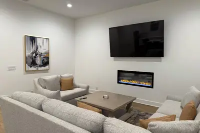 Image de 3-bedroom condo in Norton Commons