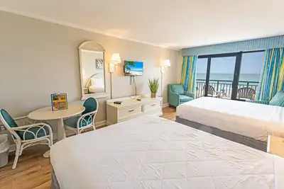 Image de New Direct Oceanfront 3rd Floor, Sandcastle South!