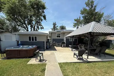 Image de Sunny Southern Alberta Oasis