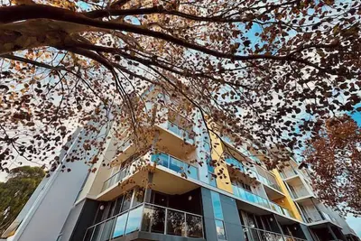 Modern & Convenience meets Capri on Flinders