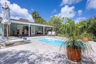 Image de Tropical enjoyment in luxury villa with private pool. Walking distance from beach & sea.