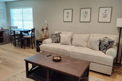 Image de Cozy 1-bedroom apartment with WiFi, Ac, located in Old Town Burleson