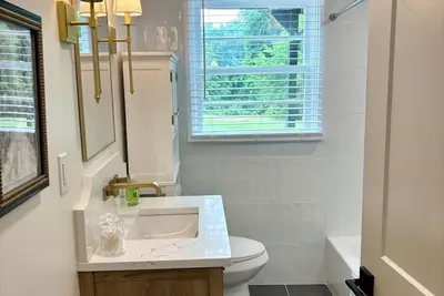 Image de Charming 2-bedroom apartment in downtown Roswell