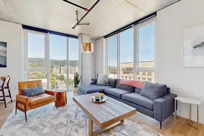 Image de Modern corner apartment w/ city view, central location - gym & bike storage