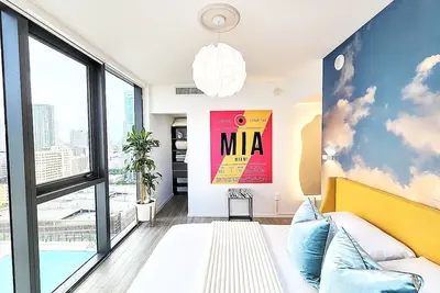Image de New! Electric Luxury Downtown Bayfront Brickell