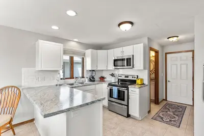 Image de Townhome w/2 Kings-Dog Friendly, Shuffleboard