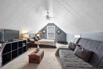 Image de Spacious 5-bedroom house on Lake Sinclair. Bring your boat or relax by the lake.