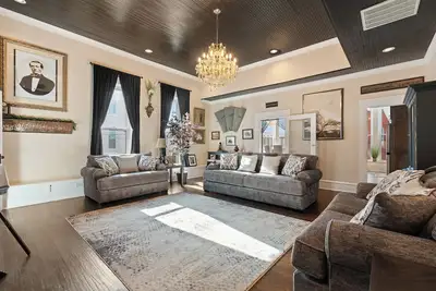 Image de The Banker's 1887 Penthouse