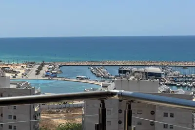 Image de Marina Appartement De Standing Avec Terrasse Vue Mer Exceptionnelle 3 Mn Plage