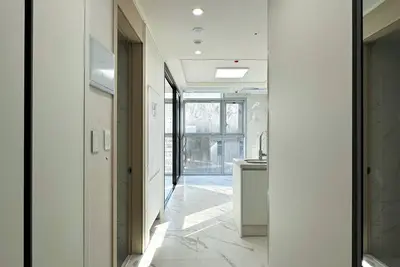 Image de @ Explore Seoul on Foot — Chic 1. 5br Just 3 Min from Namdaemun & City Hall!