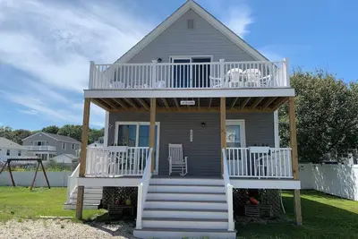Image de \"The Sea Breeze\" steps from Long Sands Beach, York Beach with Nubble Light Views