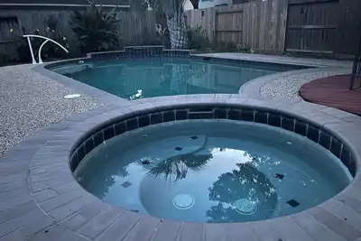 Image de Family Retreat in Houston, Pool & Spa Sleeps 15 Oasis, Relax & Reconnect Style