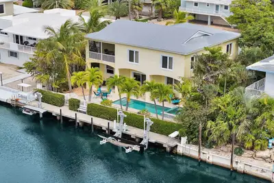 Image de Beautiful Pool Home located in Port Antigua