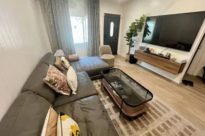 Image de Charming 3-bedroom house with Ac, WiFi in Peaceful Neighborhood!