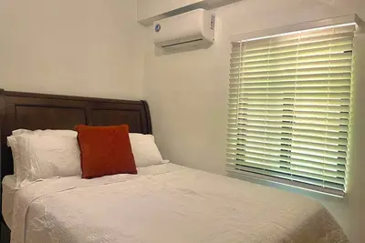 Image de 2-Bedroom, 1-Bathroom villa with Ac, WiFi, and Free Parking!