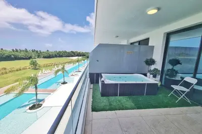 Image de Vista Zen | Jacuzzi, Golf Views & Workspace – Tran