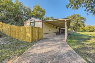 Image de Sunset Retreat in Spicewood – 2br Cottage on 2 Acres