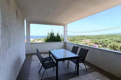 Image de Appartement de deux chambres avec la terrasse et la vue sur le mer Lun, Pag (A-24796-b)