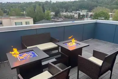 Image de 3br Near Downtown, Rooftop Firepit, King bed, Parking