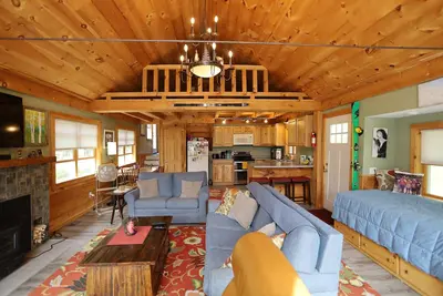 Image de Cozy Waterfront Home Overlooking Stinson Lake (Sl2439r)