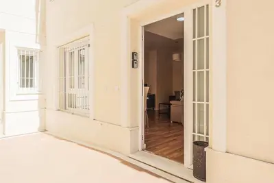 Image de 2br Élégant dans la Séville la plus authentique