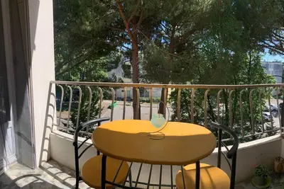 Image de T3 lumineux à proximité du centre-ville d’Avignon