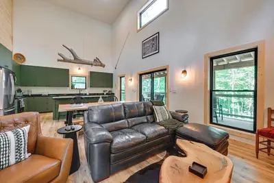 Image de Lake & Boat Launch Access: Modern Monticello Home