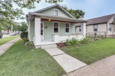 Image de 1 Mi to Water & Dtwn: Lake Erie Family Getaway