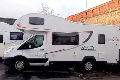 Image de ford zefiro 675 6 berth