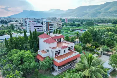 Image de Charming 4-bedroom bungalow with WiFi and Ac in Tirupati